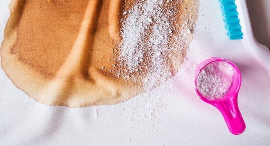 Cómo quitar manchas de grasa en la ropa