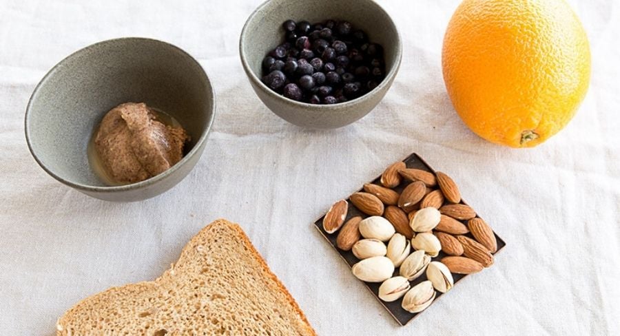 pan, naranja y almendras