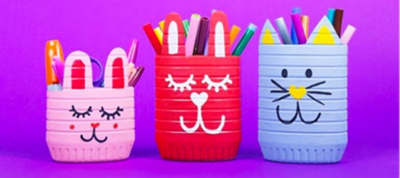 Portalápices con botellas recicladas