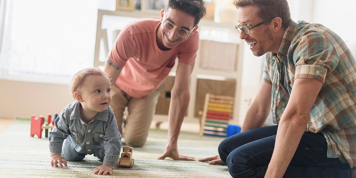 Si tienes alfombras, evita que éstas se conviertan en un depósito de ácaros, polvo, moho y humedad. Aspira estas superficies dos veces por semana y cambia el filtro de la aspiradora de manera regular