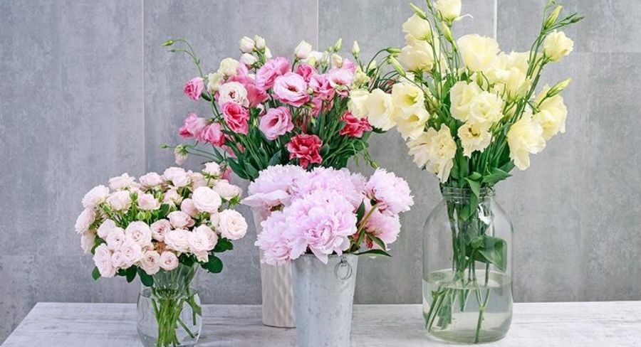 Decoración de mesa con flores