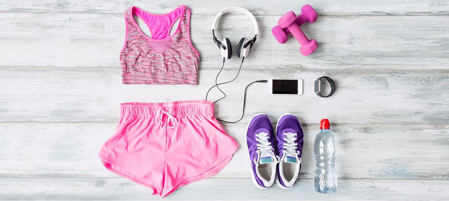 La ropa deportiva frecuentemente se convierte en un bulto de prendas en los cajones. Evita que esto suceda y acude a la mejor técnica para guardarla correctamente