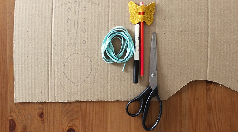 Enseñarle a tus hijos a amarrarse las agujetas: Materiales necesarios