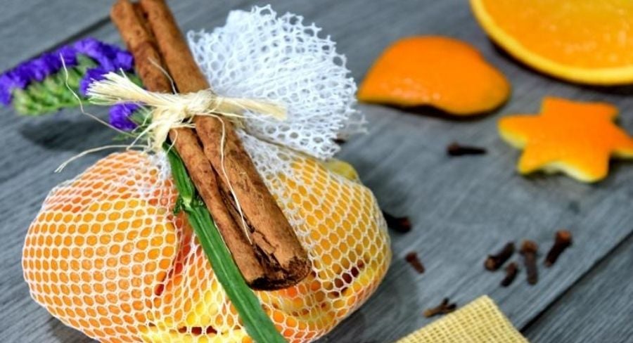 Adornar la casa con naranja