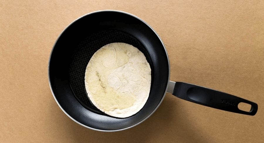  calentar el aceite vegetal en un sartén