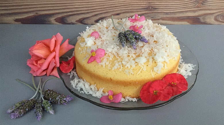 Flores comestibles: Puedes decorar pasteles con flores