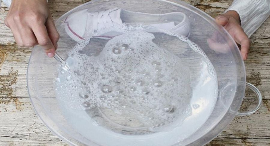 Procedimiento para limpiar las partes de tela