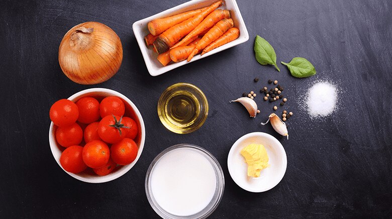 Ingredientes sobre una superficie negra