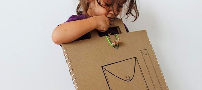 Juguete para niños con cartón