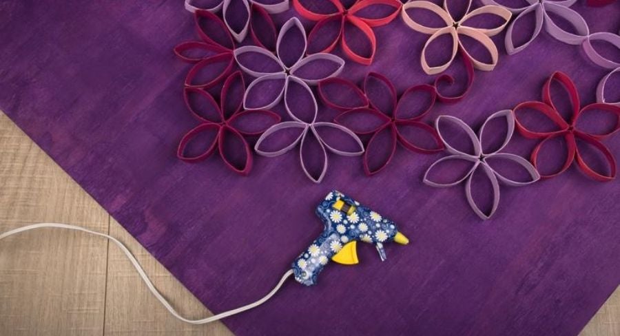 Ideas para decorar tu casa con flores hechas de tubos de papel higiénico