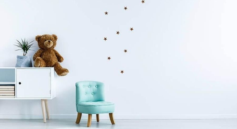 Pared de pizarra con estrellas dibujadas