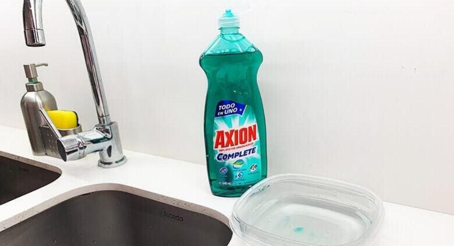 remojar con agua caliente y unas gotas de Axion