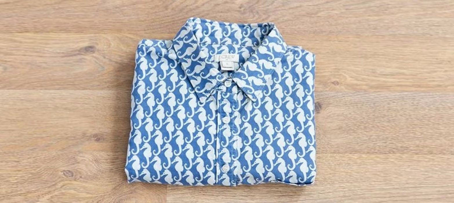 ¿Tienes ropa abultada en tu clóset? Sigue estos tips para aprender a organizar y acomodar la ropa correctamente y así ahorrar espacio