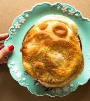 Buñuelo en un plato 