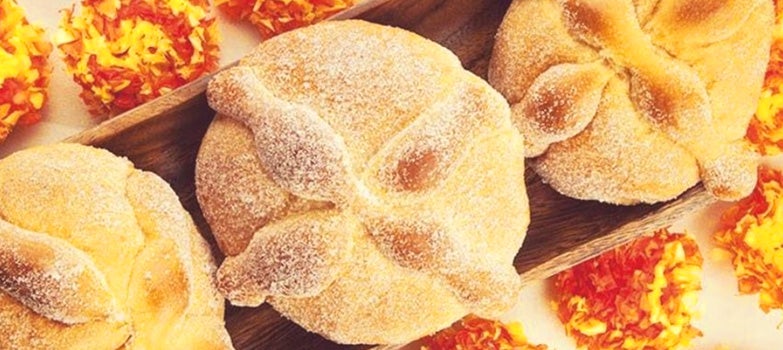 Elaboración de pan de muerto