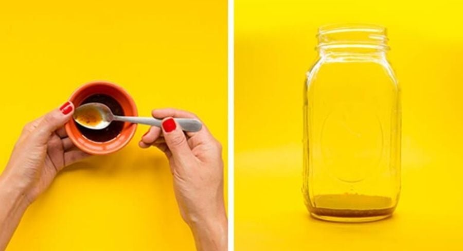 Para mantener tu ensalada fresca agita el frasco para mezclar los ingredientes hasta que vayas a comerla, nunca antes.