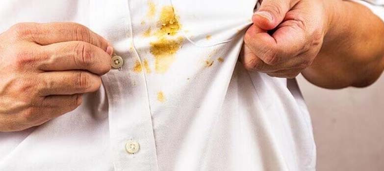 Mancha de aceite en camiseta