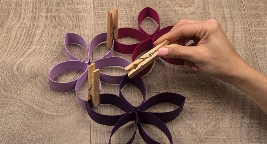 Ideas para decorar tu casa con flores hechas de tubos de papel higiénico