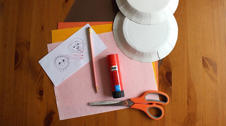 cartulina, platos y materiales