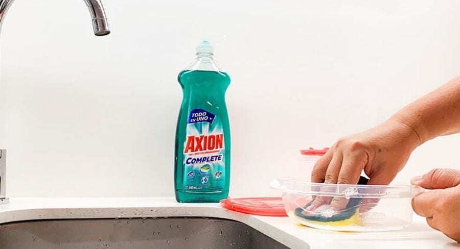 contenedores-plásticos-limpieza-lavado-axion