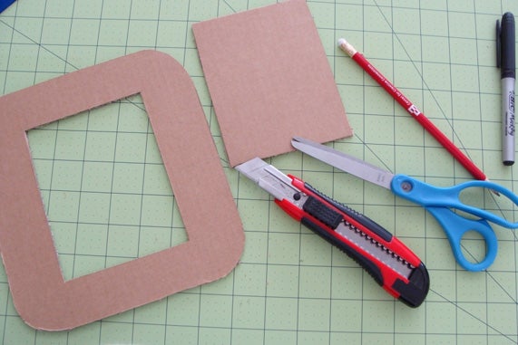 Instrucción 3 para hacer portarretratos con materiales reciclables