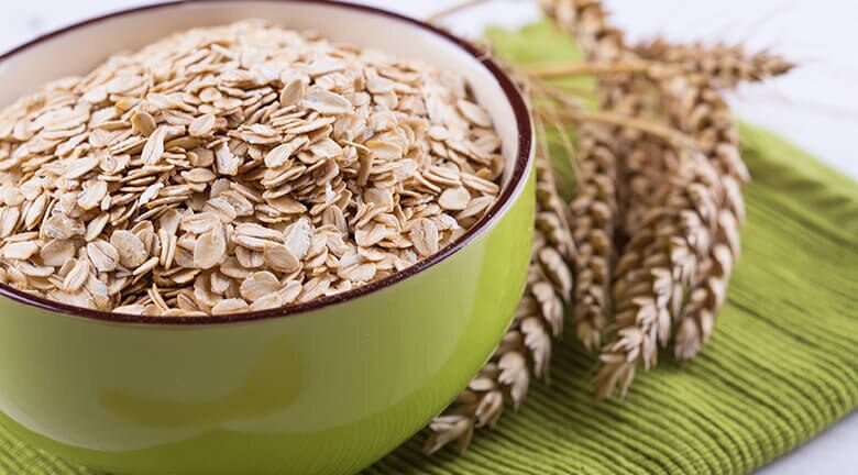 taza de avena en hojuelas