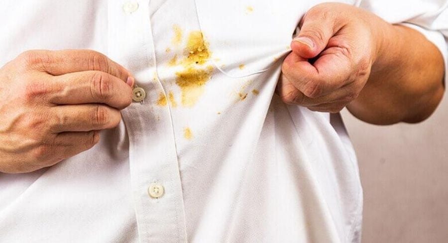 Cómo quitar manchas de grasa en la ropa