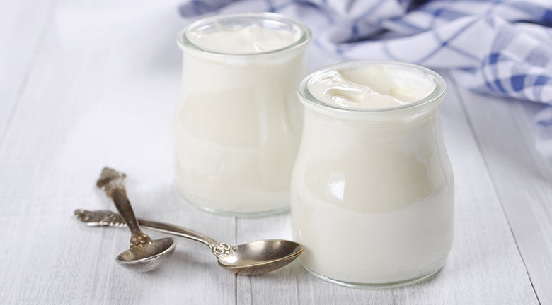 frasco de yogurt griego