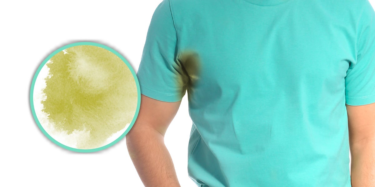 Mezcla partes iguales de vinagre blanco y agua en un recipiente. Sumerge la prenda o las manchas a tratar en esta solución y espera, al menos, 30 minutos