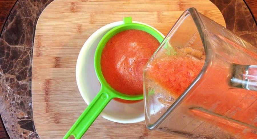 prepara tu propio puré de tomate